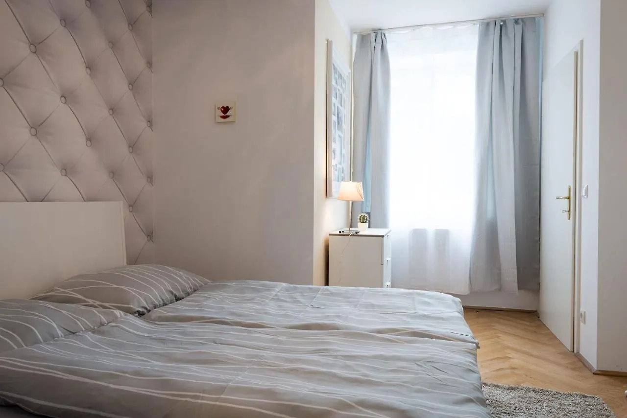 Garden Apartment Mariahilferstrasse Vienna